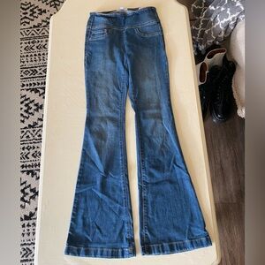 Cute stretchy flare jeans